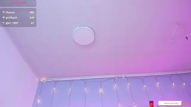 Chat +18 de NaeniaDemon_ ao vivo