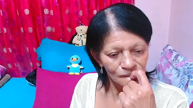 SLUTTYROXY's Live XXX Chat