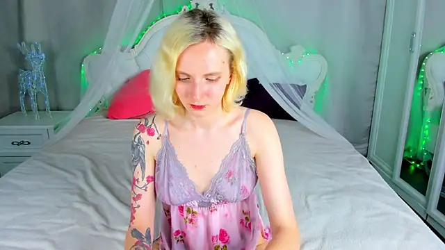 LikiLipsn Live XXX chat