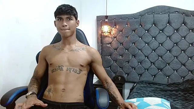 luka_big18's Live XXX Chat