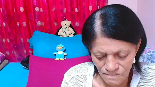 SLUTTYROXY – Naživo XXX chat