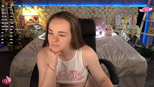 FoxyShy Live XXX-Chat