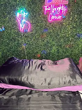 RenaThickAss élő XXX-chatje