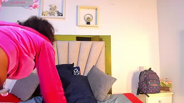 vahiolet_fuentes Chat XXX in diretta