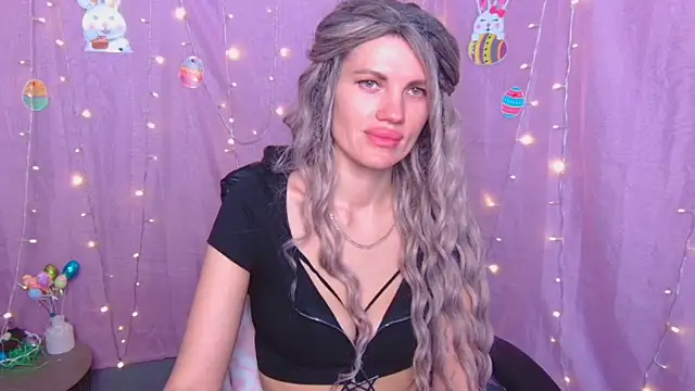 MilaLoona Chat XXX in diretta