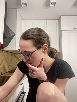 دردشة MartiniiSelenna الجن سية المباشرة