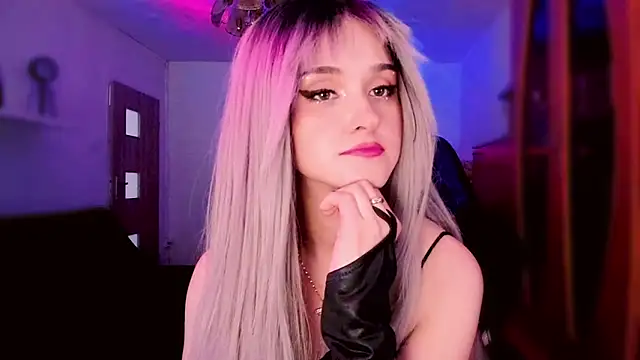 MistressJolie's Live XXX Chat