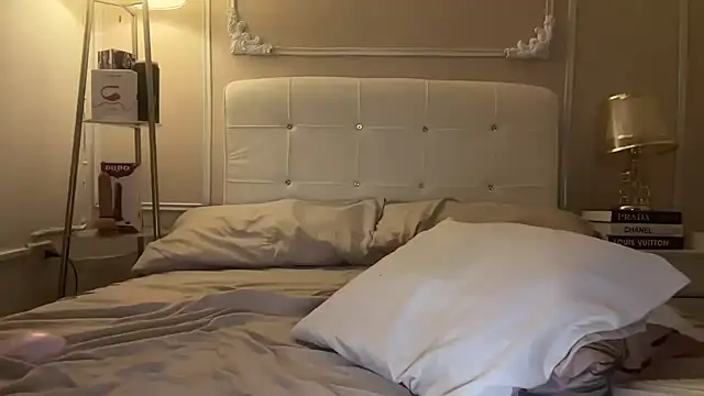 xTransQueenx Chat XXX in diretta