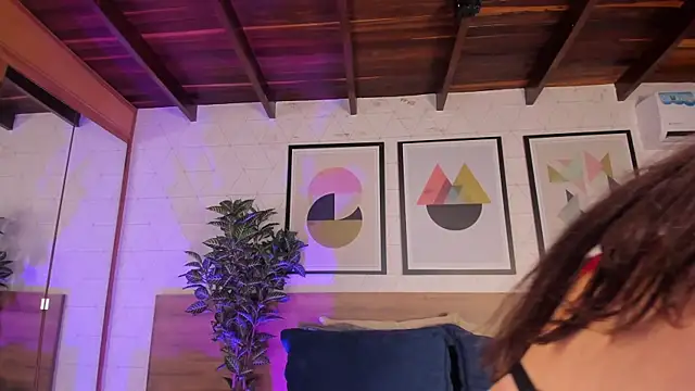 MiaKay1 Chat XXX in diretta