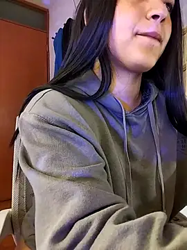 FallsForHerSmilen Live XXX chat