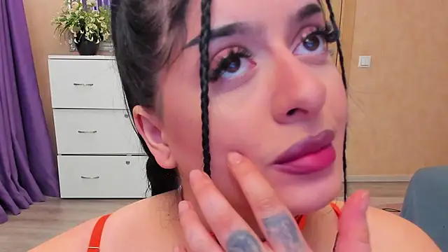 NayaNoirX Chat XXX in diretta