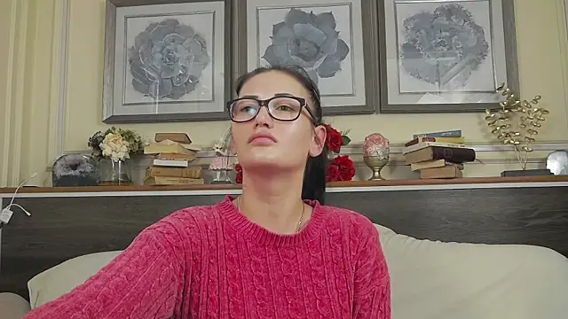 HellenDesire élő XXX-chatje