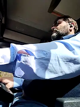 Necroforo: διαδικτυακό σόου στην κάμερα