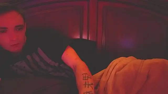 Ilovepussy1911's Live XXX Chat