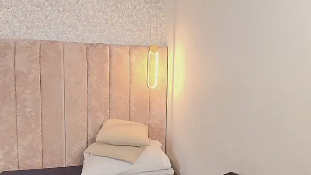 Karoline_606's Live XXX Chat