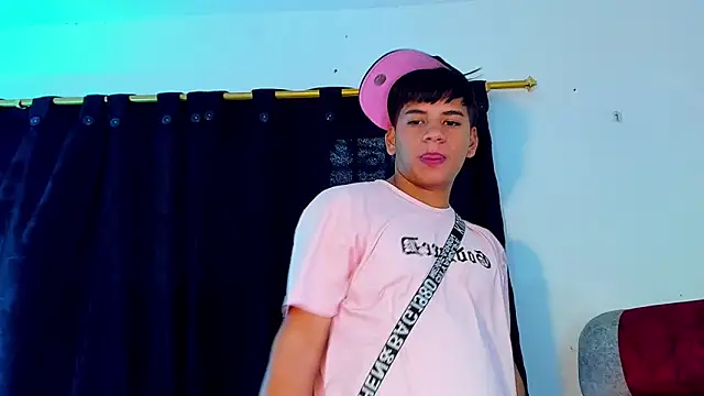 Pokazy przed kamerką – Aless_bigg