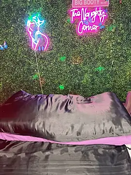 RenaThickAss élő XXX-chatje