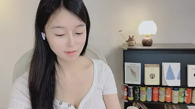 Onechestnut's Live XXX Chat