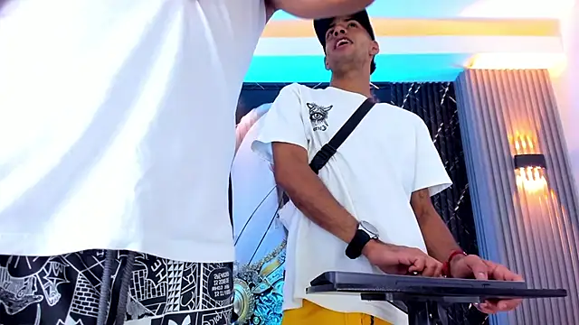 Show de the_knights_of_the_night_ na webcam