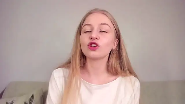 Онлайн чат XXX MiaMews