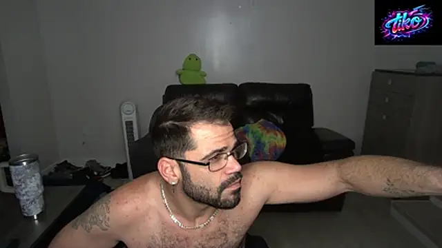 Zander823 Adlı Modelin Canlı XXX Sohbeti