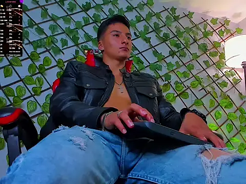 Dominus_Alpha: διαδικτυακό σόου στην κάμερα