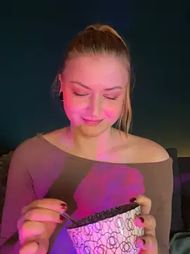 CherryyCheeks Live XXX-chat