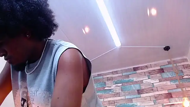 Show modela JaicobRuneer na web-kameri