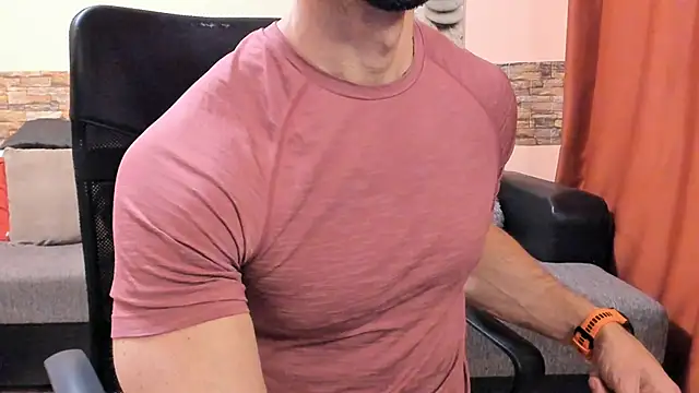 Živý XXX chat HotHunkTrainer