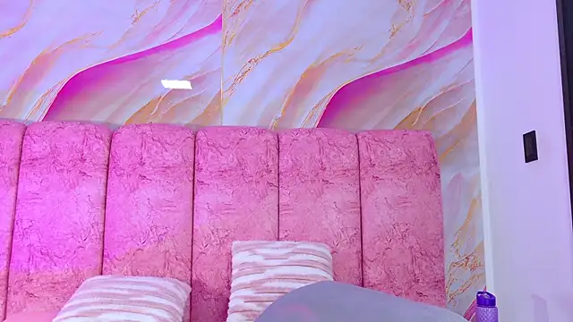 emmacurvyのライブXXXチャット