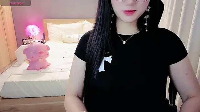 JENNIE-16 Adlı Modelin Canlı XXX Sohbeti