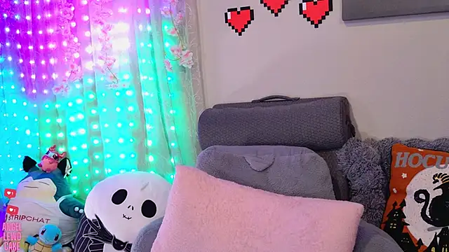 Chat XXX en directo de Angel-Lewd-Cake
