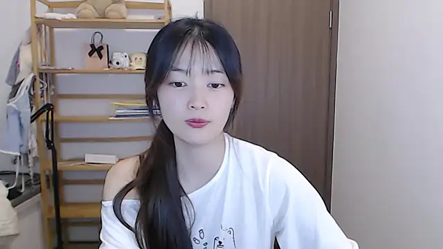 Mimi-cnbaby Adlı Modelin Canlı XXX Sohbeti