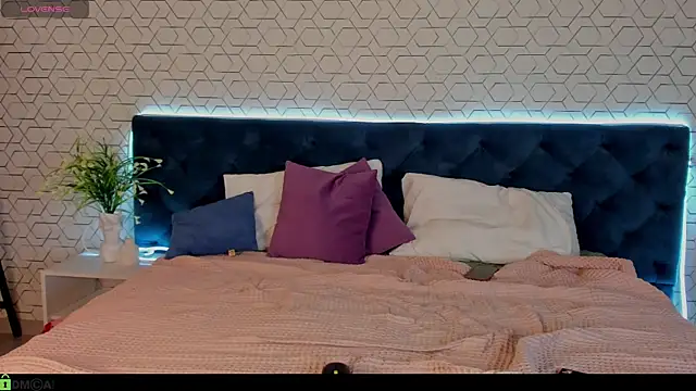 candy_fang élő XXX-chatje