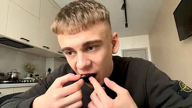 SoloFury 即時 XXX 聊天