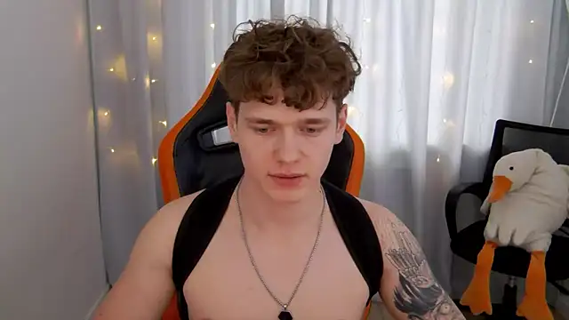 Онлайн чат XXX DanyDavis