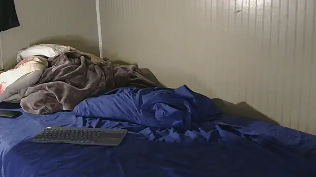 QuateriusXo's Webcam Show