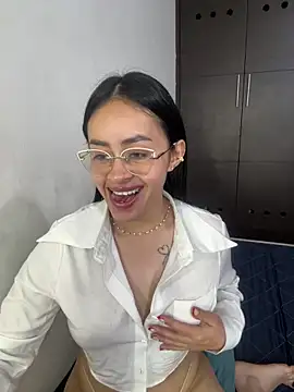 Anni_Rose Adlı Modelin Canlı XXX Sohbeti