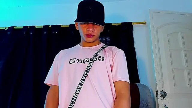 Онлайн чат XXX Aless_bigg