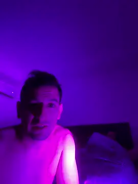 adventure686: διαδικτυακό σόου στην κάμερα