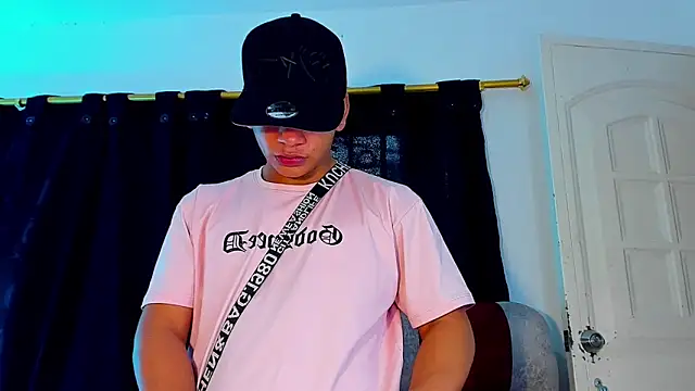 Aless_bigg লাইভ XXX চ্যাট