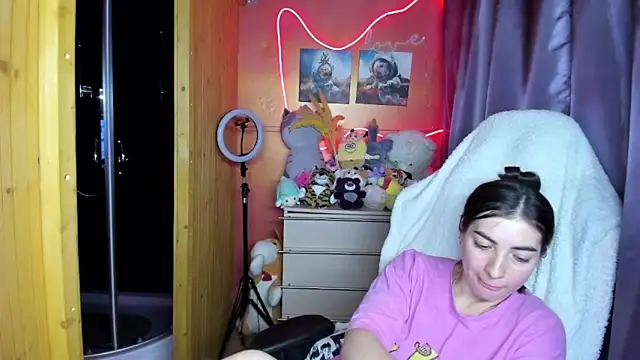 Fiery_Brunette_ Webcamshow