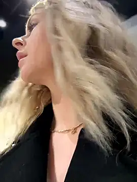 Love_Bri webkamerás műsora