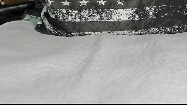 KurvyKandie: διαδικτυακό σόου στην κάμερα