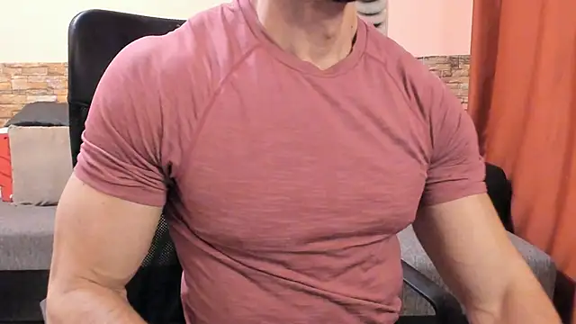 HotHunkTrainer Live XXX Chat