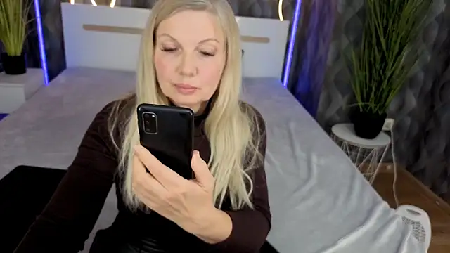 NicoletteRose_'s Live XXX Chat