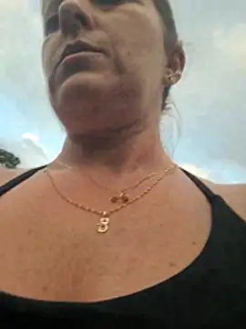 NikkiBlisss 现场XXX聊天