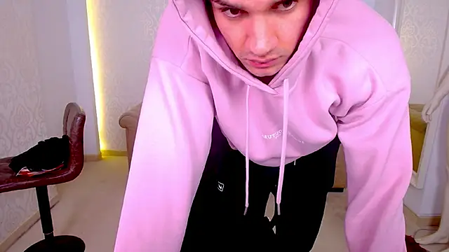 MaxKaiden 在線直播表演