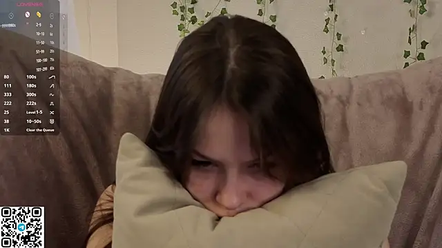 BlushinBloom: онлайн-секс-чат