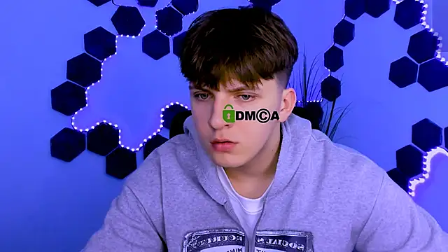 travis_wolf_ live XXX chat